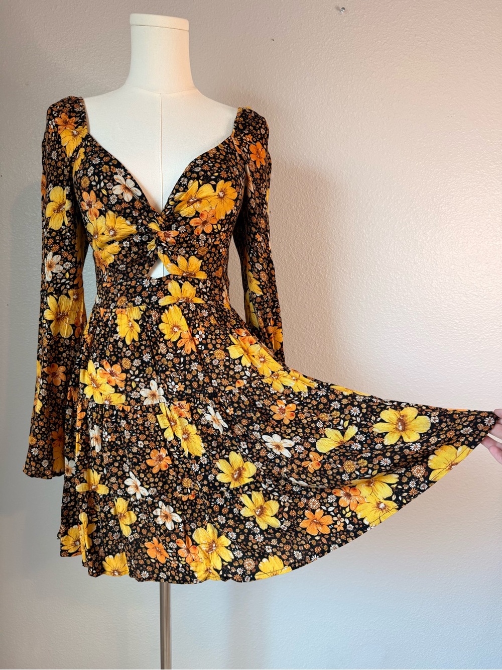 Francesca’s Collections Black Floral Cutout Mini Dress Bell Sleeves - Picture 5 of 9